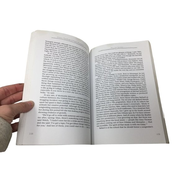 Ironic: Alanis Morissette the Story By Barry Grills Paperback Book - Picture 14 of 16